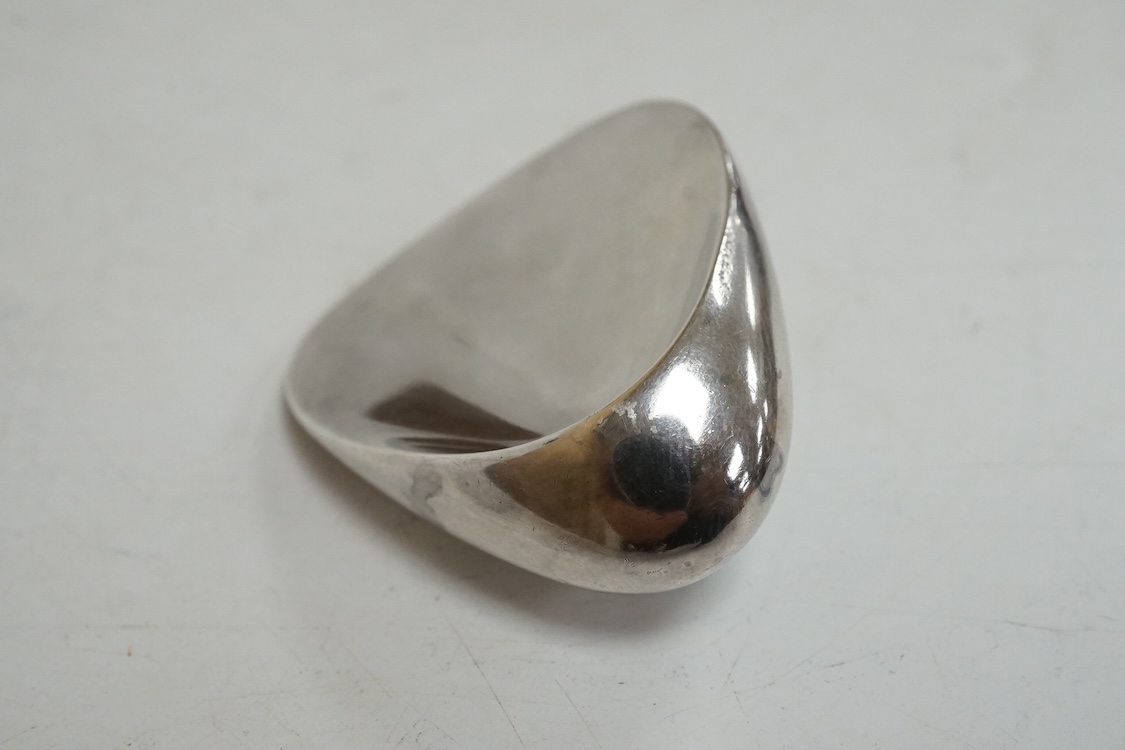 An Elizabeth II Nanna & Jorgen Ditzel for Georg Jensen silver brooch, design number 328, import marks for Georg Jensen Ltd, London, 1965, 51mm, with Jensen box.